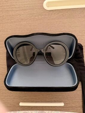 Gucci | Accessories | Gucci Gg564sa 01 Women Square  display picture 3